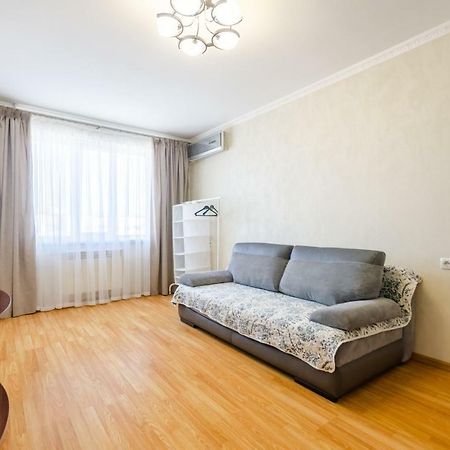 Artal Apartment On Obolonskaya Square 3 Kijev Kültér fotó
