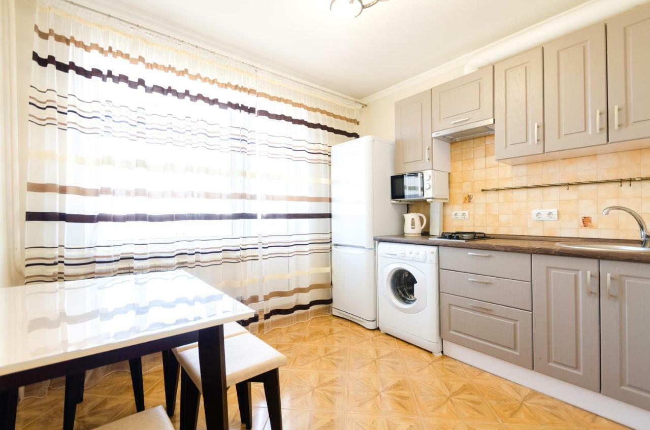 Artal Apartment On Obolonskaya Square 3 Kijev Kültér fotó